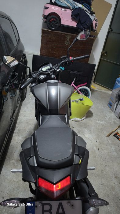 Benneli bn 125 cinza