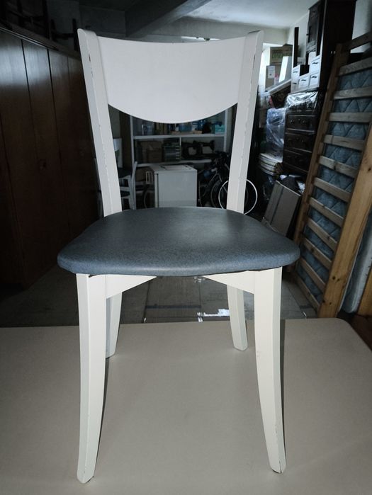 Mesa de cozinha extensível e 4 cadeiras