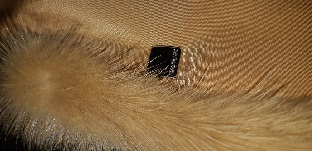 Продам Куртку ,Ветровку