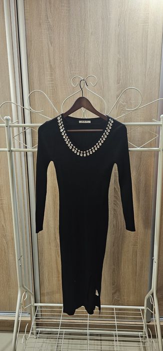 Długa Czarna Sukienka Swetrowa