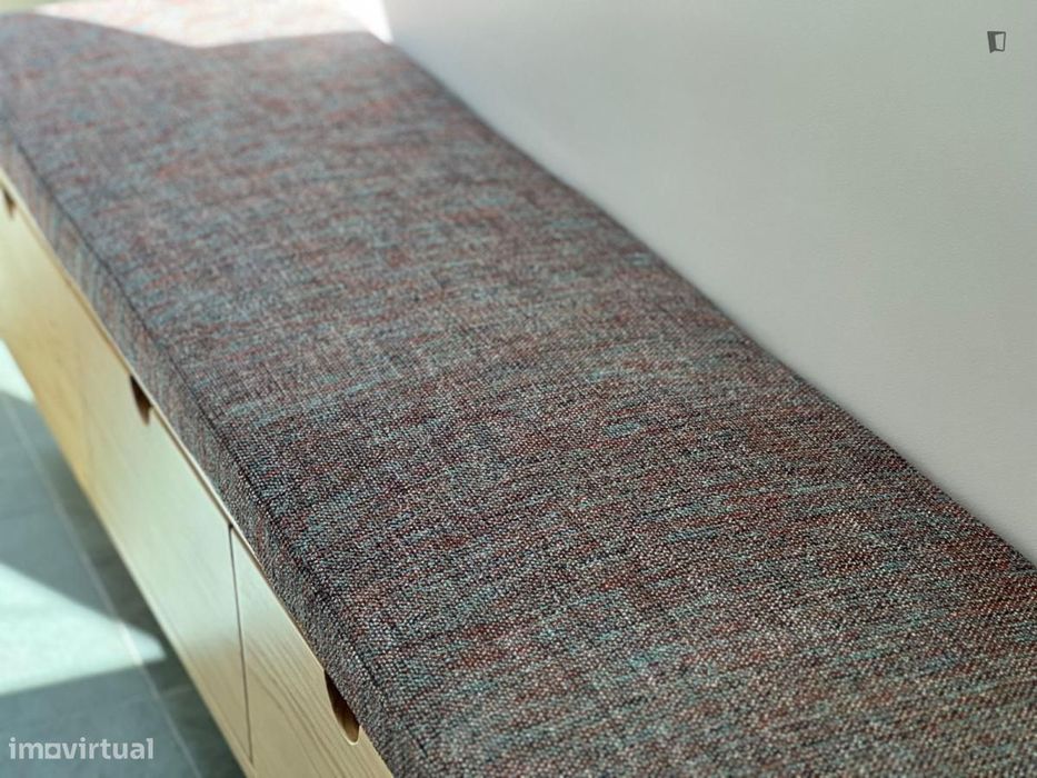 Quarto - localizado em Penha Lisbon