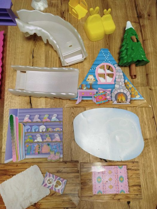 Enchantimals Zimowa chatka zestaw z lalką