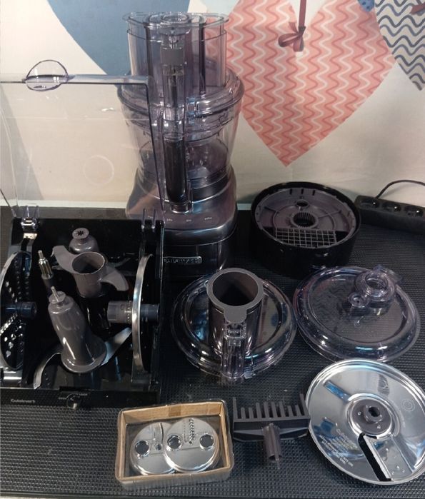 Profesjonalny robot Cuisinart Expert to robot kuchenny o mocy 550W