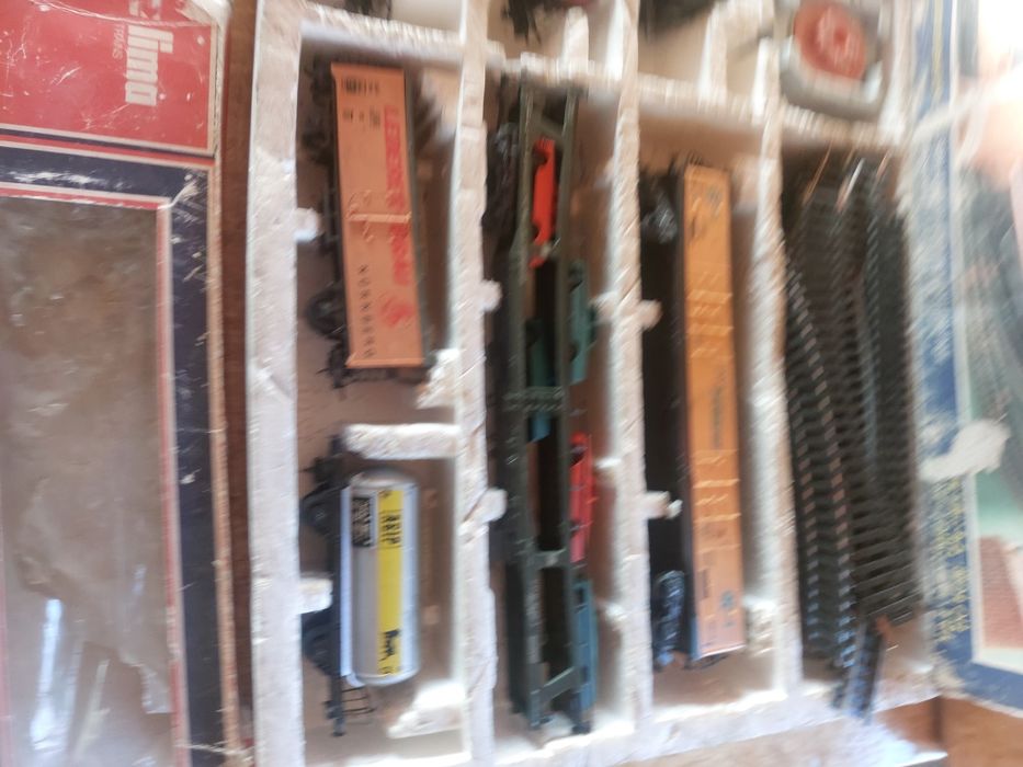 kolejka z szynami elektryczna