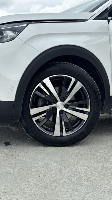 Автомобіль Peugeot 3008