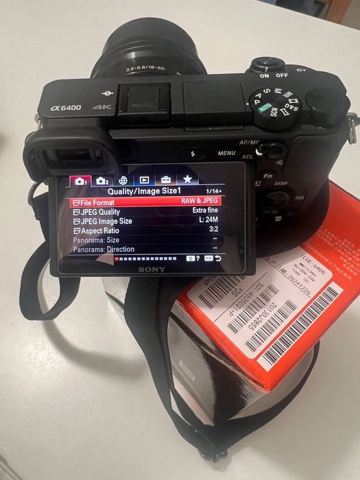 Sony Alpha A6400 + Lente 16-50mm