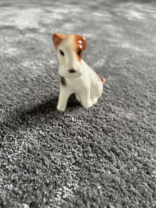 Figurka terier fajans