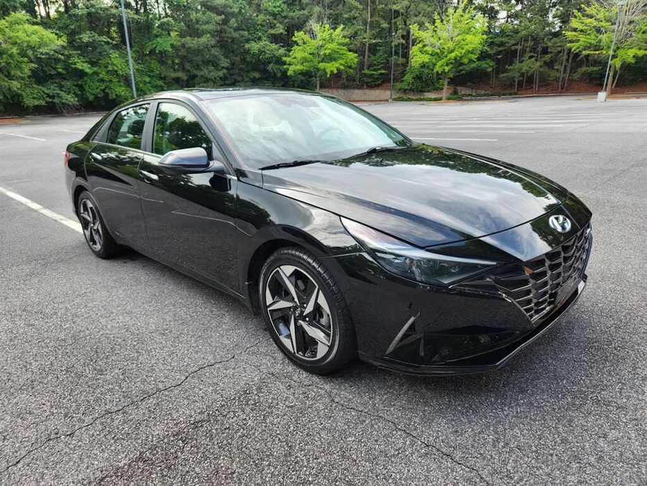 Hyundai Elantra Limited      2023