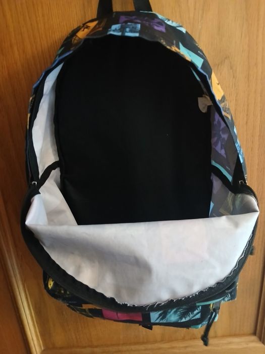 Mochila Eastpak Padded Pak'r - Padrão Tropical "City Bay Black"