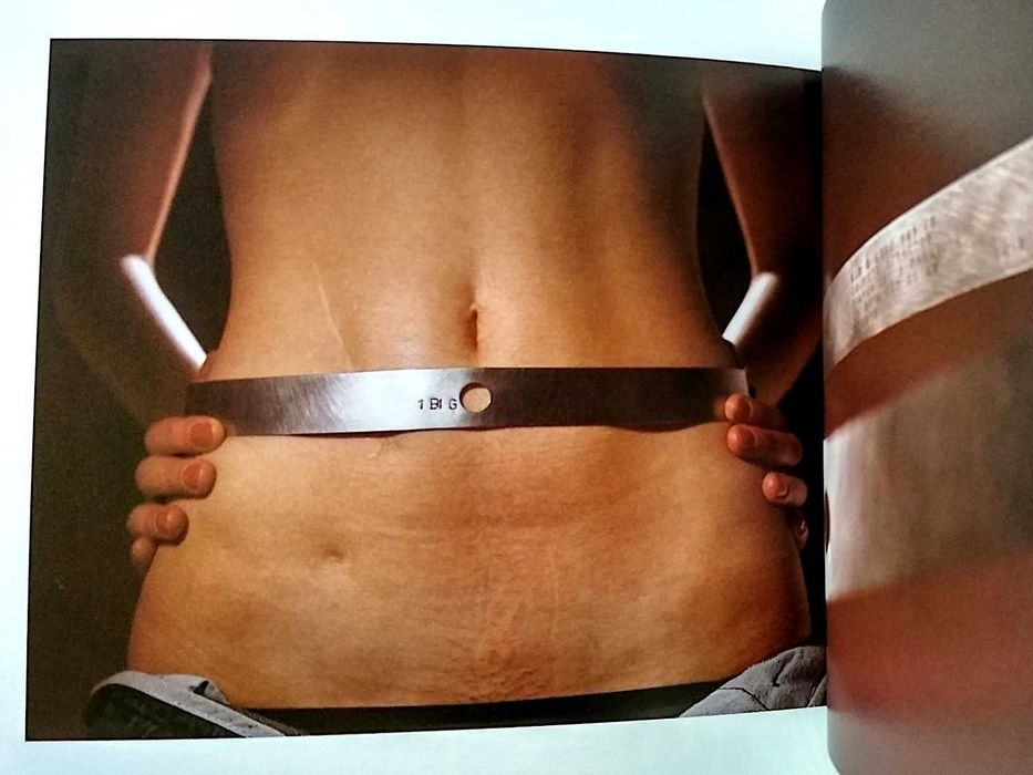 Umbigo: Coordenadas do Corpo na Arte Contemporânea (porte incluído)