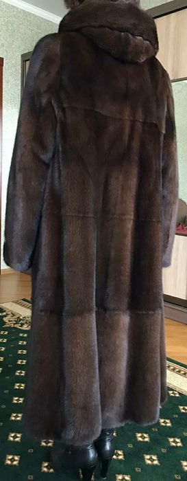 Продається норкова шуба 1200 $