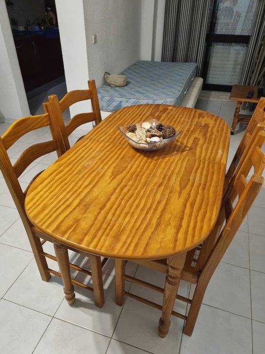 Móveis de Sala (mesa, cadeiras, comoda, para tv)