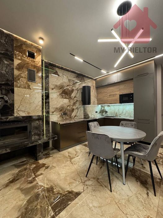 Продаж котеджу з сучасним дизайнерським ремонтом!