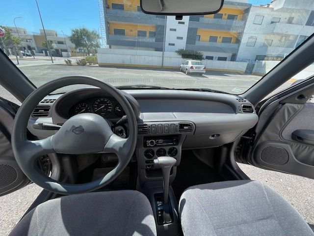 Nissan Micra 1.3 automático