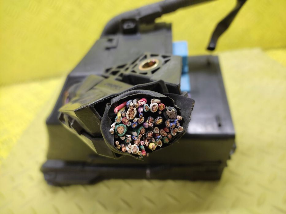 lexus rx300 3.0 v6 skrzynka bezpieczników