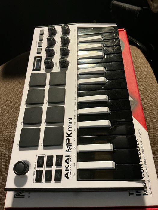 Akai MPK mini mk3