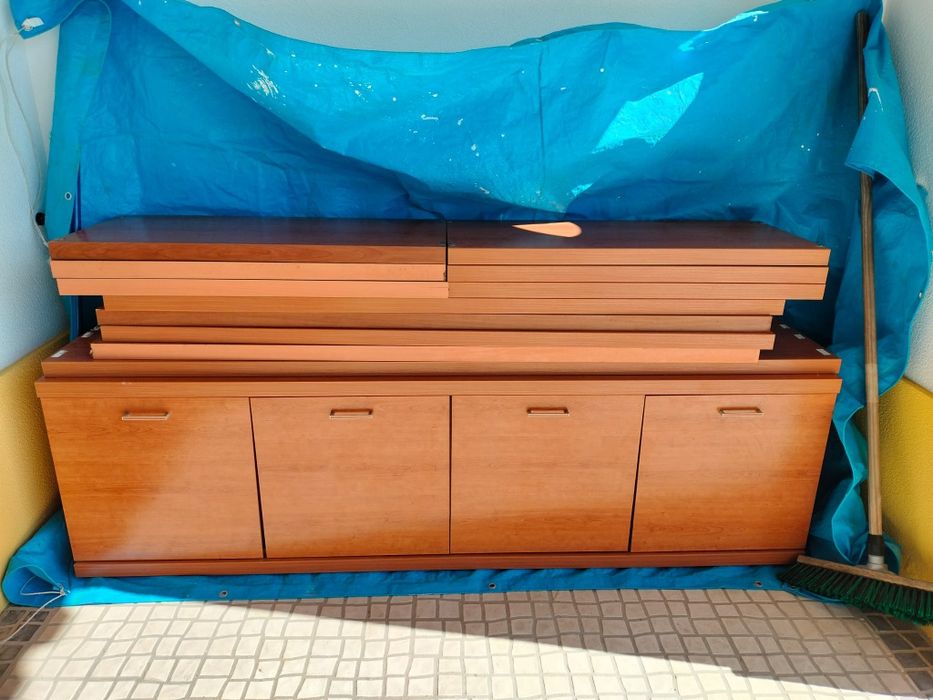 Estante madeira com arrumação inferior - 2 MT x 2,30 MT (comp.x alt.)