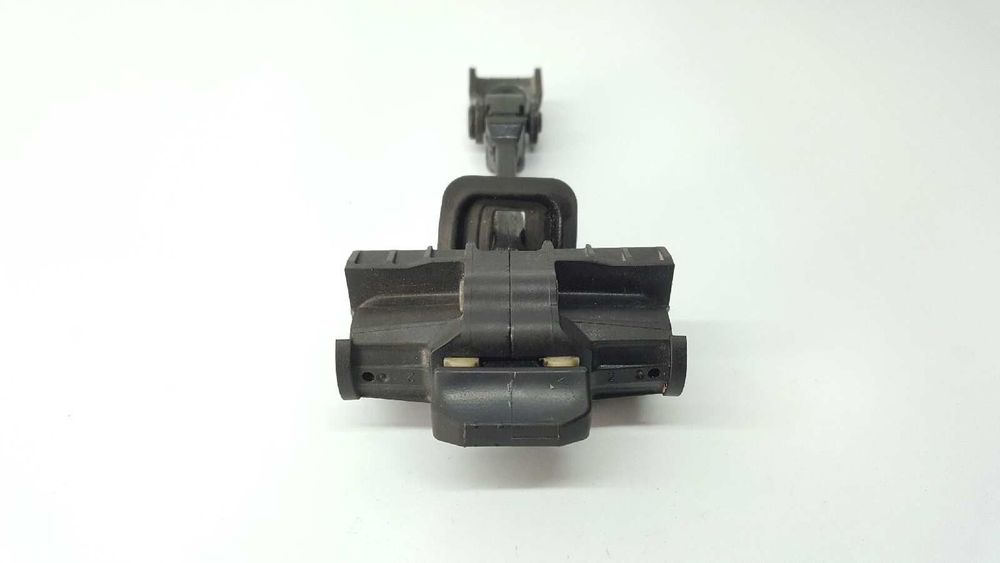 RETENTOR DA PORTA TRASEIRA ESQUERDA VOLKSWAGEN POLO (6C1) ADVANCE BLUEMOTION