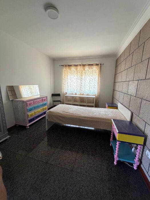 Quarto mobiliado em Alfena