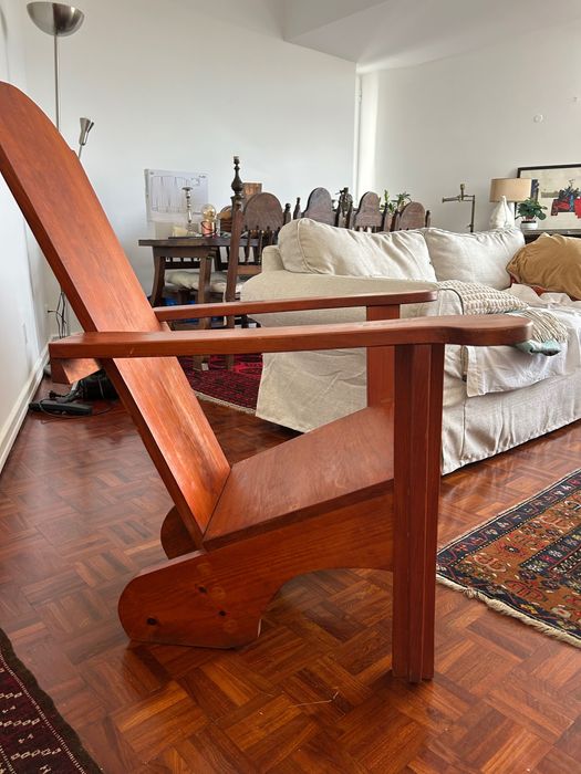 Cadeira de design de madeira maciça