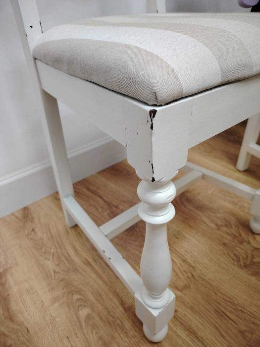 Cadeira - restaurada e forrada