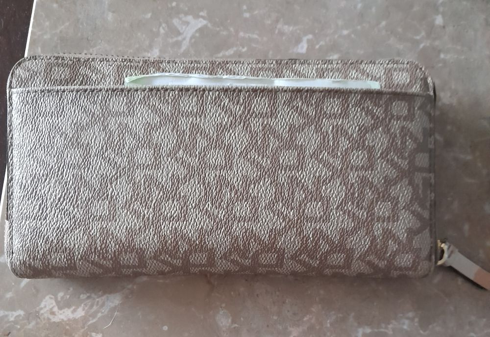 Portfólio DKNY  bom