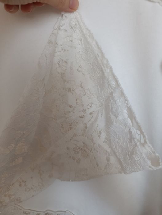 Bluzka z koronką biała