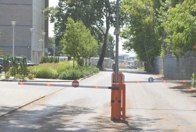 garaż murowany do wynajęcia blisko lotniska