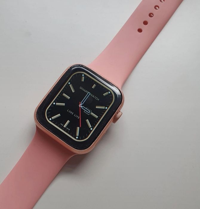 Smartwatch i8 Pro Max z możliwością wykonywania połączeń