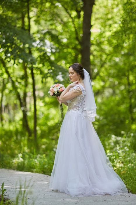 Весільна сукня