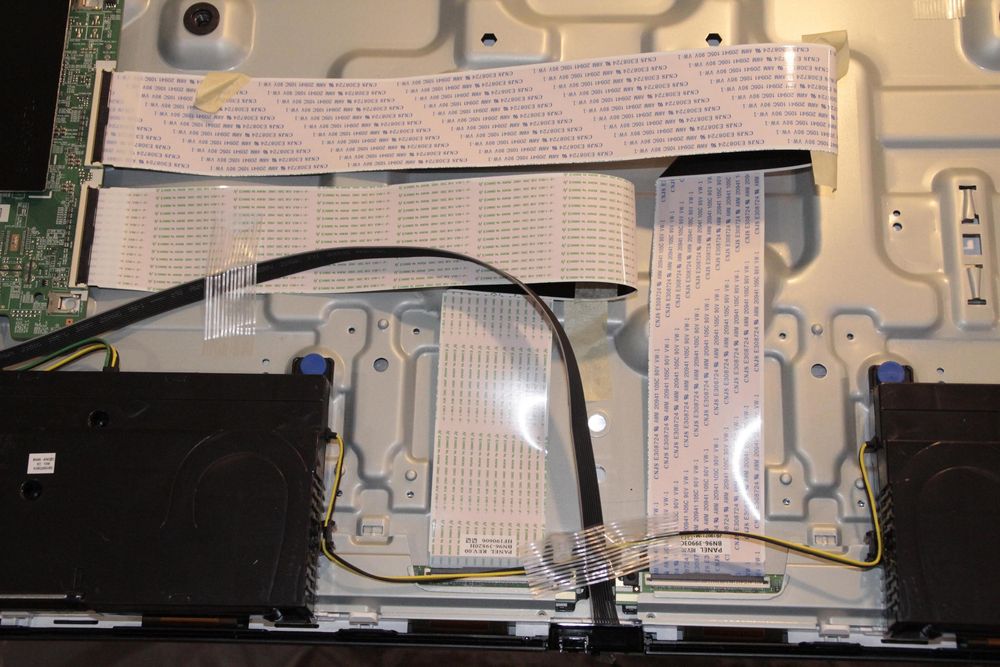 Разбитый ЭКРАН. Samsung QE65Q60RAT. BN41-02695A, BN44-00932M