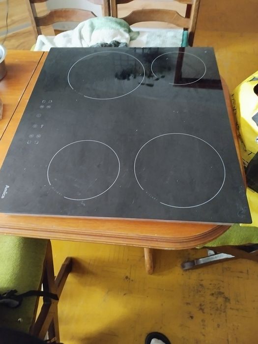 Kuchenka do zabudowy Amika elektryczna