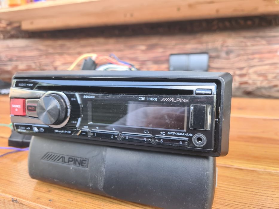 Radio samochodowe alpine CDE-181RR