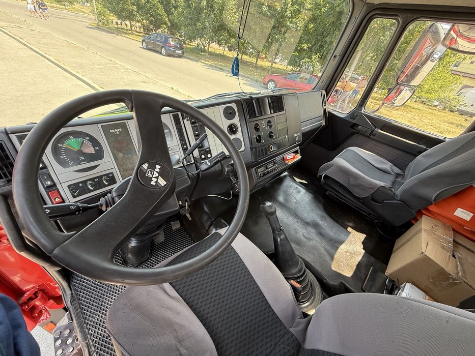 Продам самоскид з кран маніпулятором MAN F2000