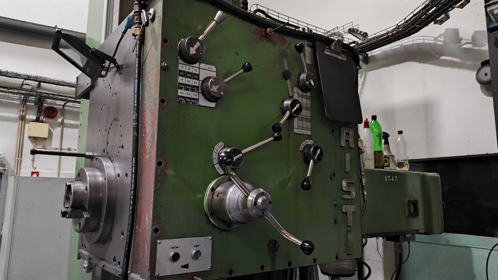 Mandriladora Jurasti MDR125