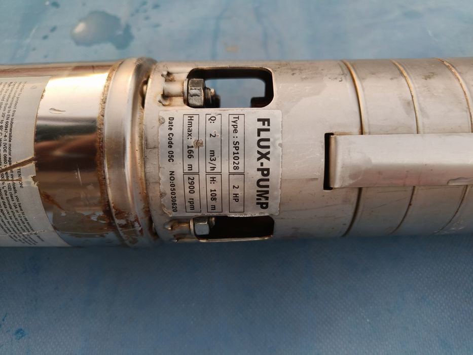 Bomba submersível trifásica