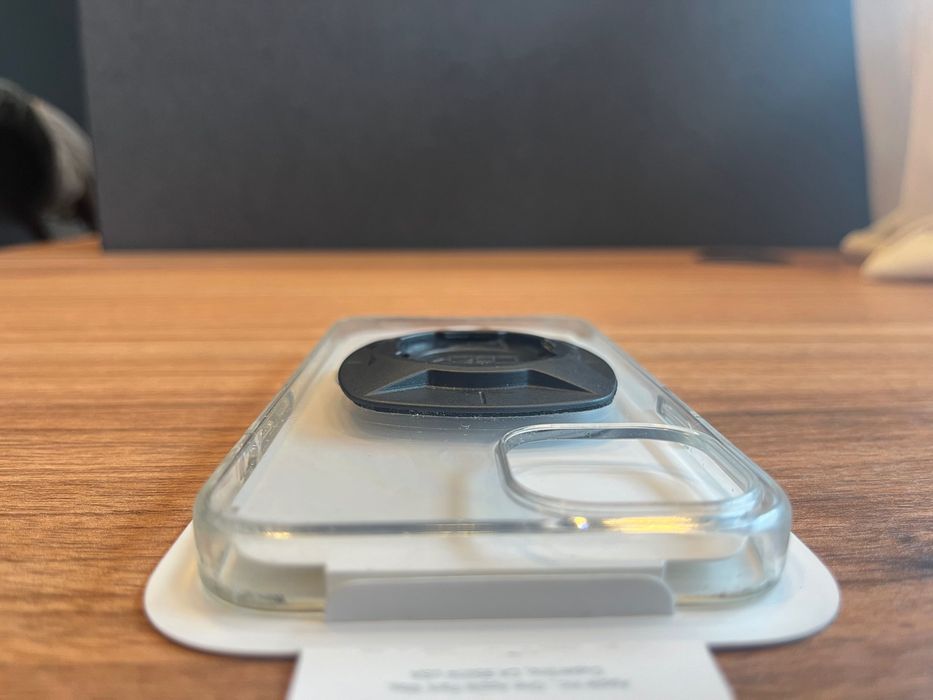 Capa transparente com MagSafe para iPhone 13 + Quad Lock (original)
