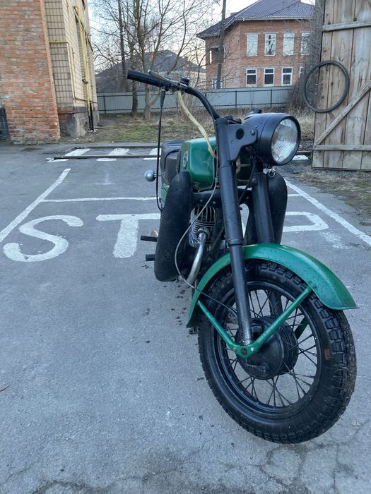Мотоцикл Восход 3 перебраний мотор-коробка, сів поїхав.