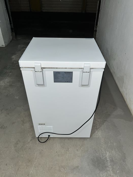 Arca Congeladora Electronia 100L HS-131CN
