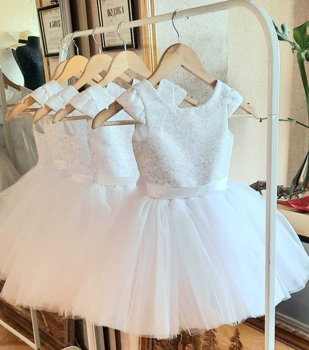 Дитяча сукня на свято, довжина до колiна. Розкiшна сукня для принцеси.