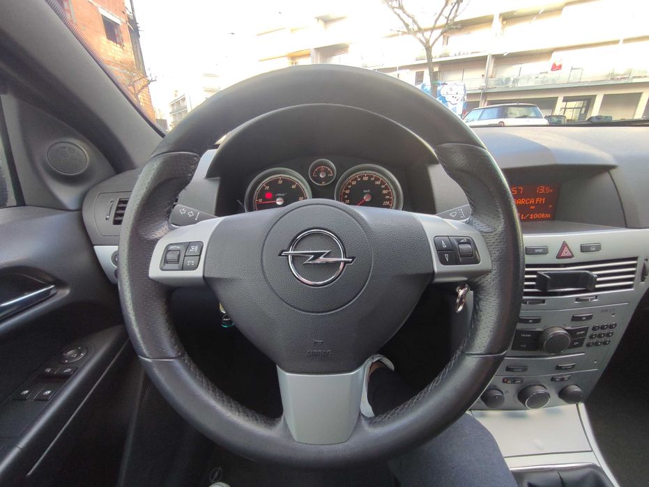 Opel Astra GTC 1.7 125 CV(Motor Isuzu)