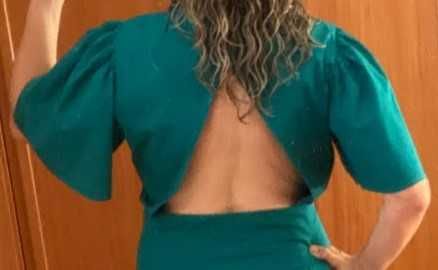 Vestido midi, decote costas. Tamanho M. Novo