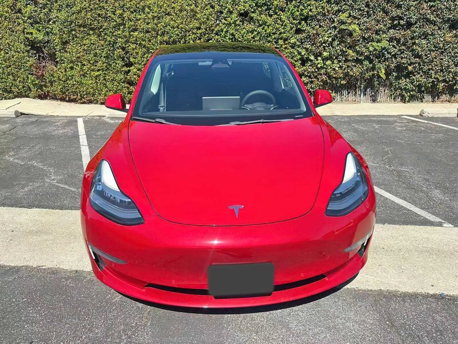 Tesla Model 3      2022