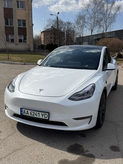 2023 Tesla Model Y Performance