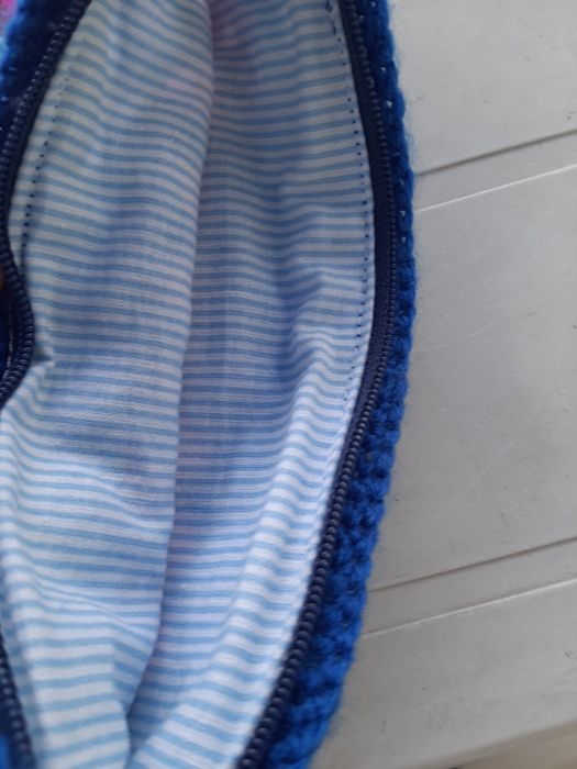 Bolsa em granny squares forrada