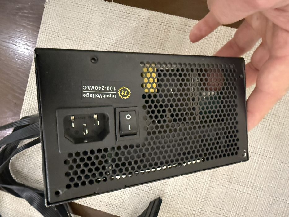 Блок живлення Thermaltake Madrid 850W б/в