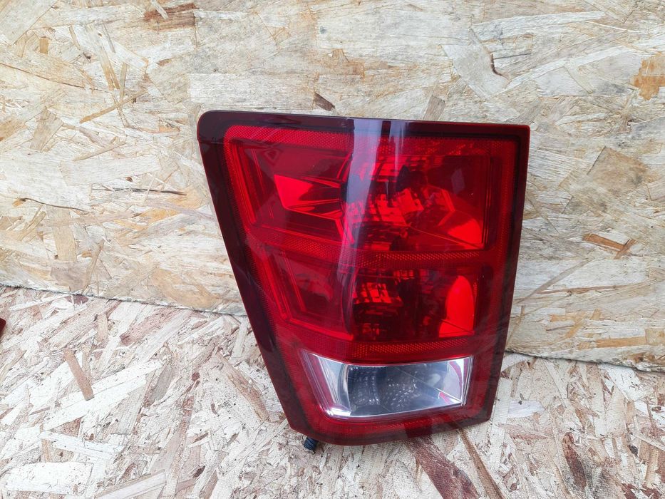 Lampa Jeep Grand Cherokee WK 05-07r lewy tył oryginał