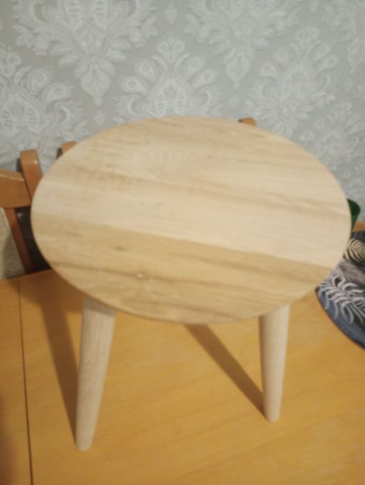 Stoliczek np.pod kwiatek