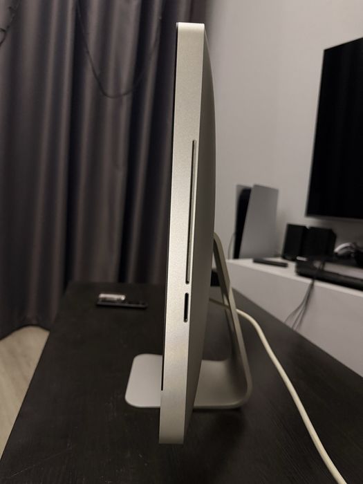 Моноблок iMac (21,5 mid 2011)