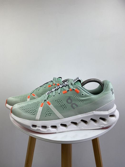 Бігові кросівки On Running